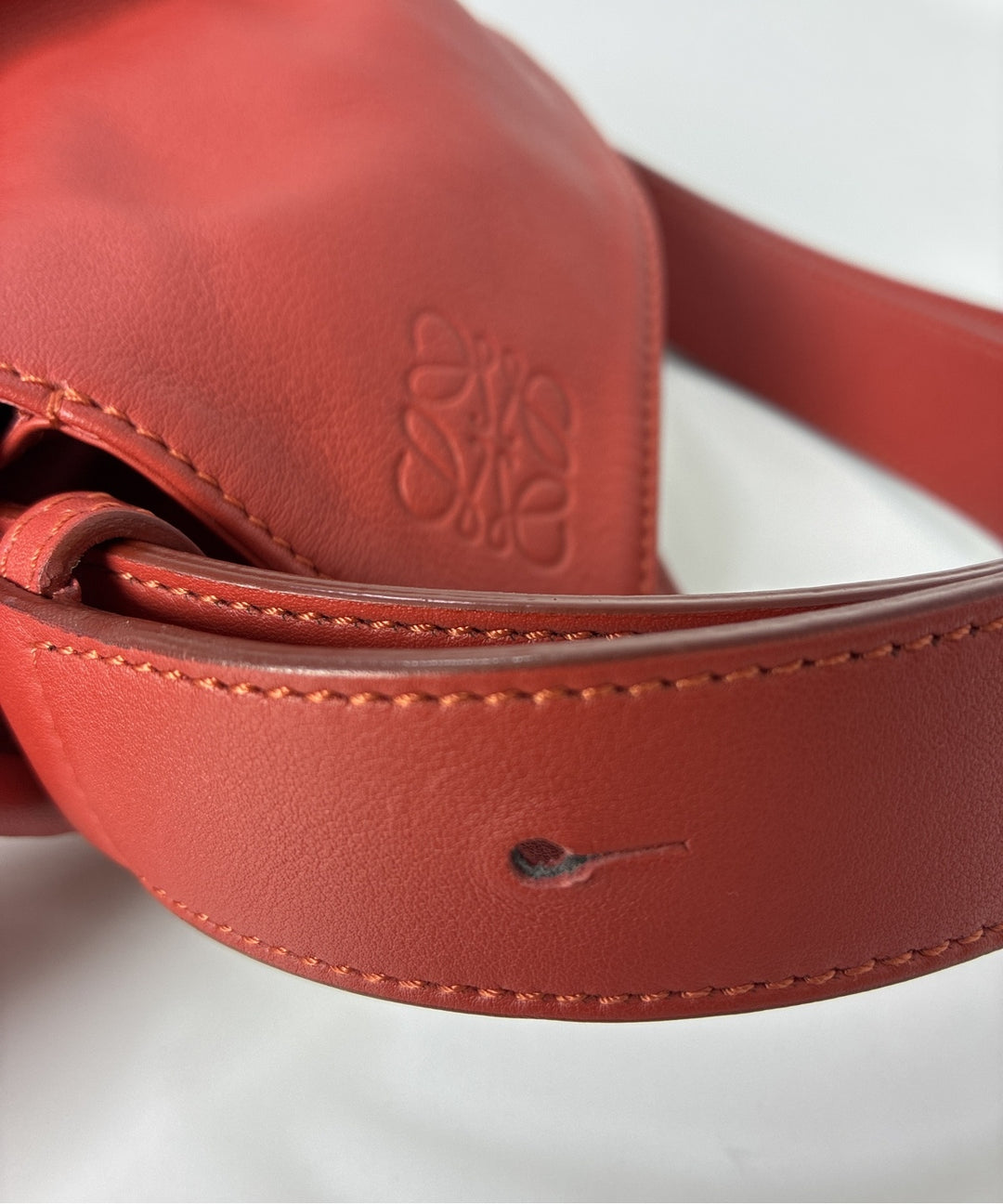 LOEWE กระเป๋าถือขนาดใหญ่