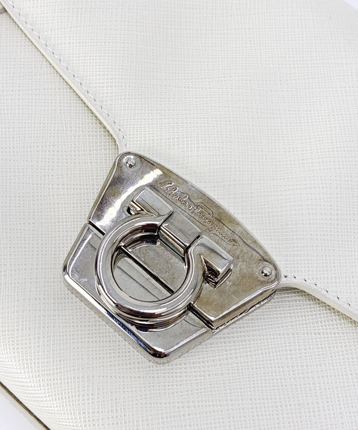 Salvatore Ferragamo กระเป๋าสะพาย
