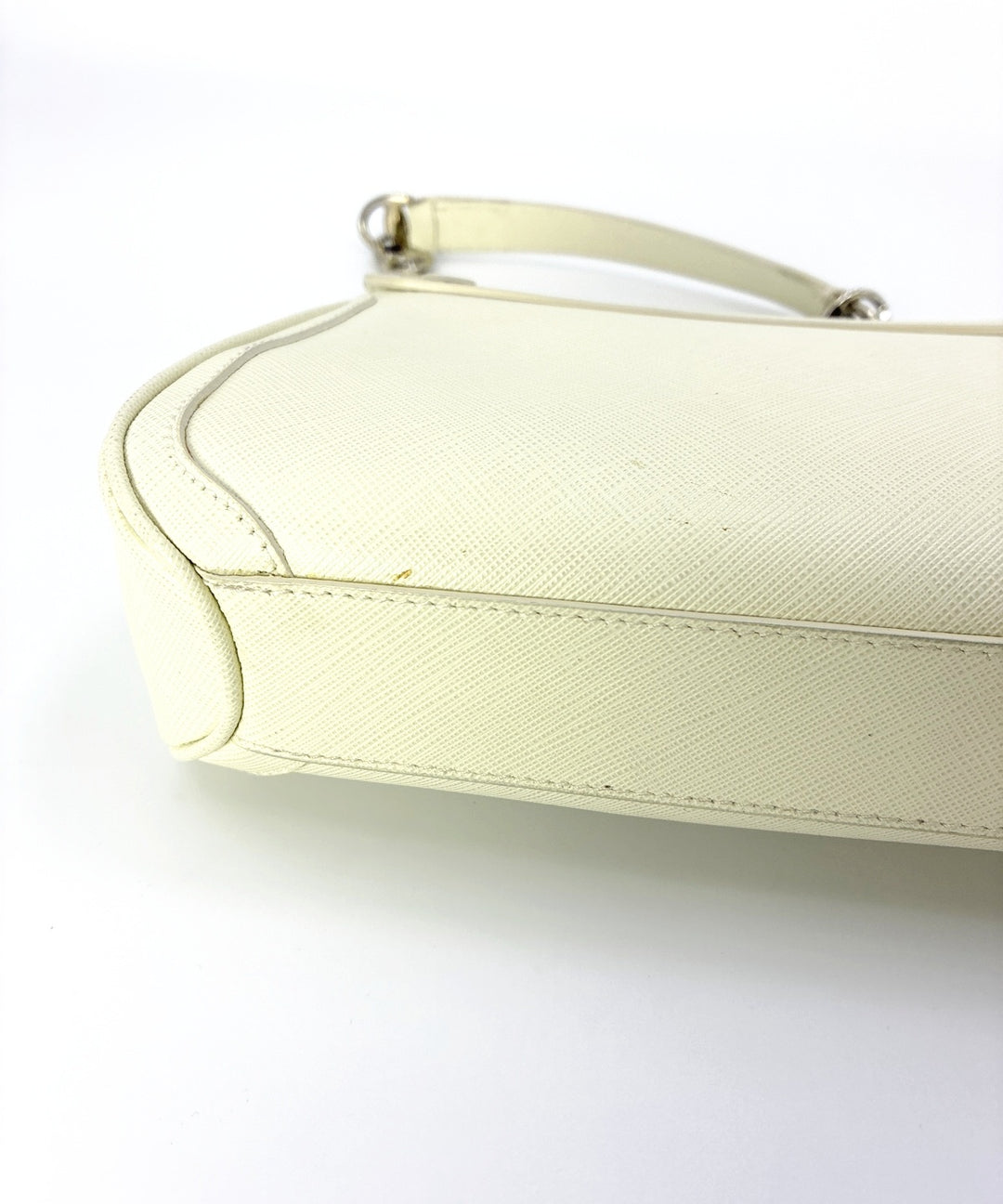 Salvatore Ferragamo กระเป๋าสะพาย
