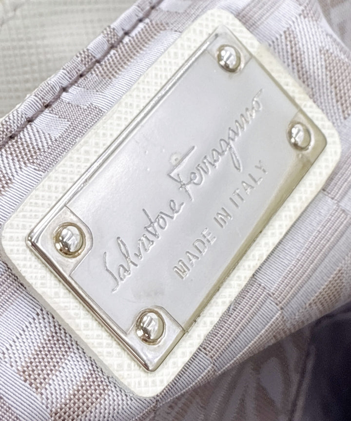 Salvatore Ferragamo กระเป๋าสะพาย