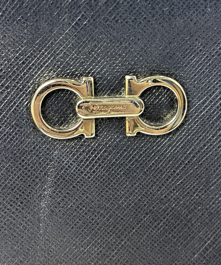 Salvatore Ferragamo กระเป๋าสะพาย