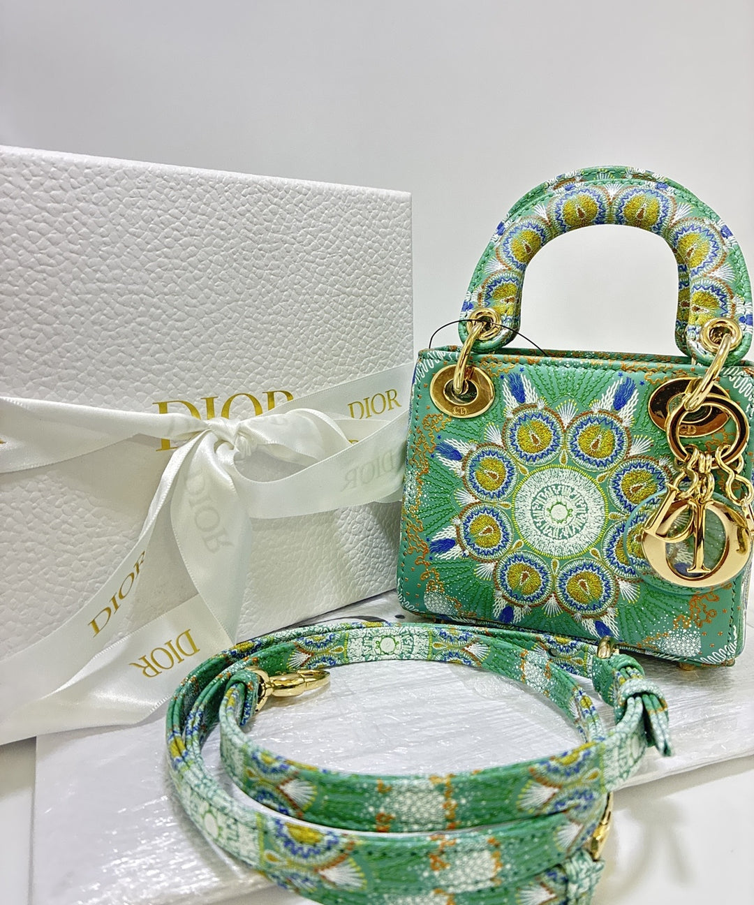 Christian Dior กระเป๋าสะพาย