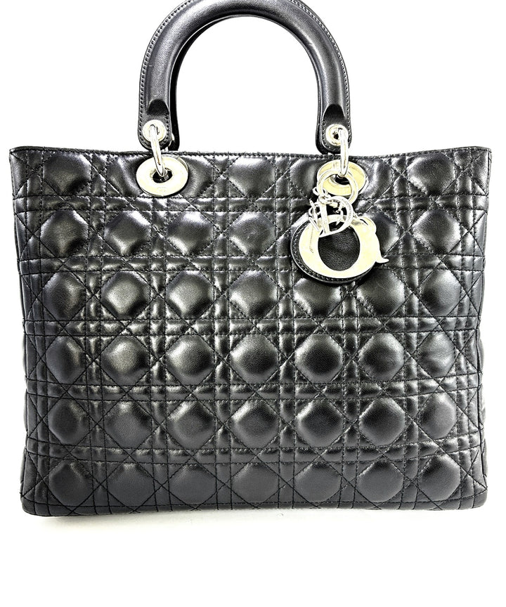 Christian Dior กระเป๋าถือ