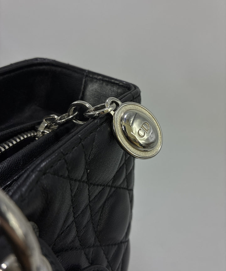 Christian Dior กระเป๋าถือ