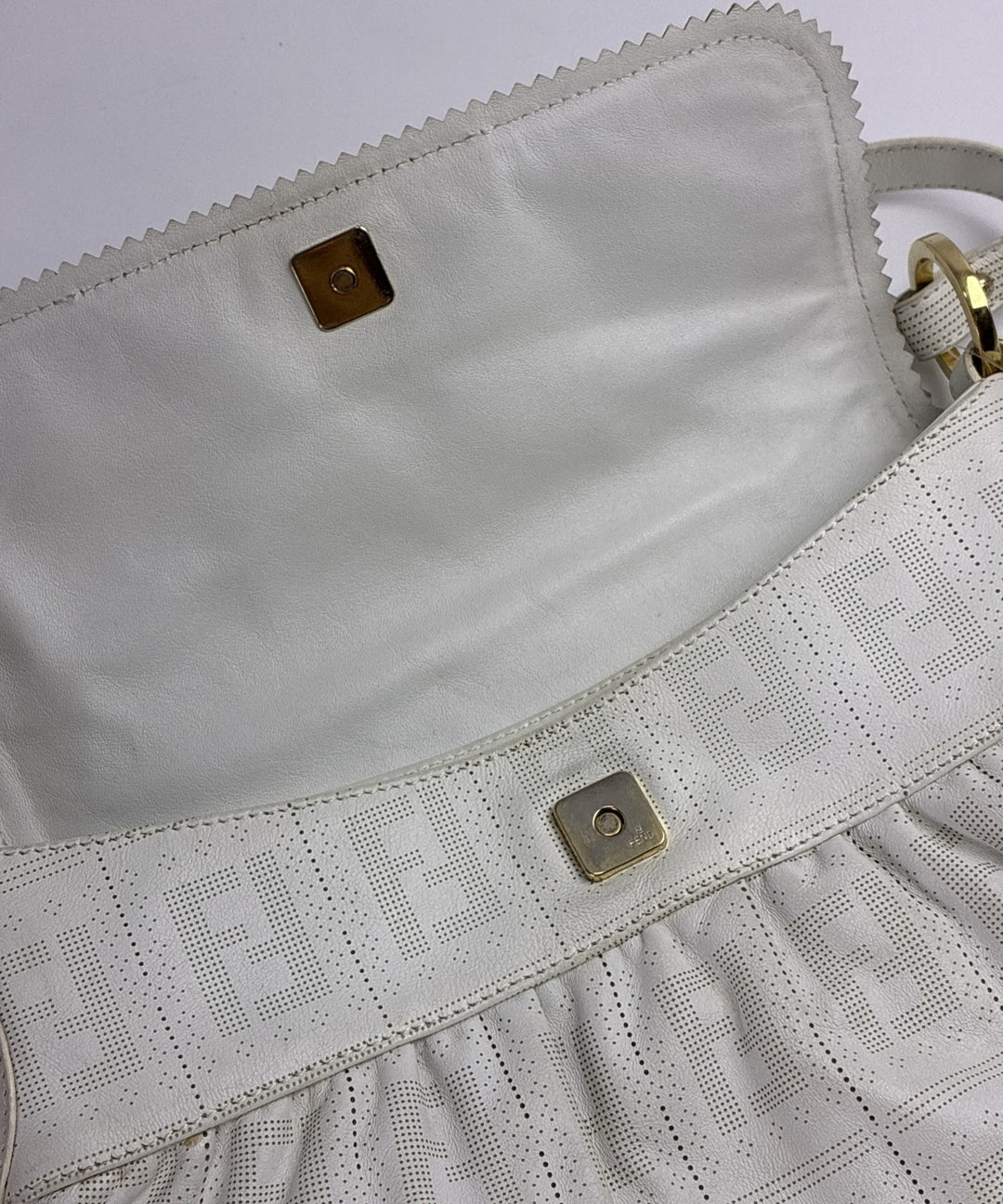 FENDI กระเป๋าถือ
