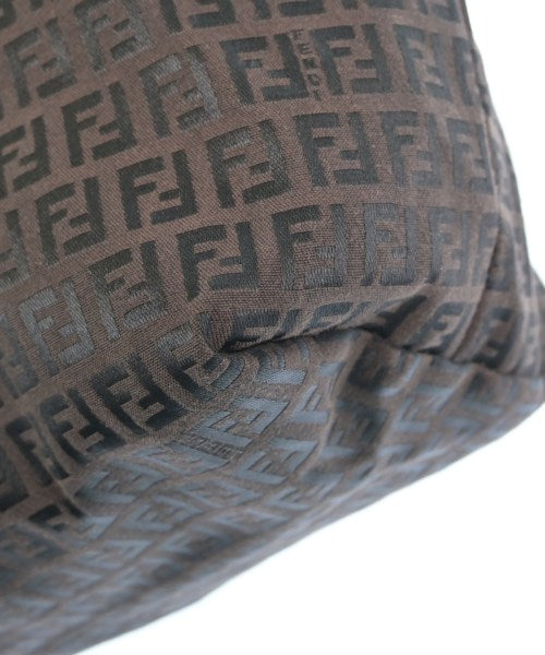 FENDI กระเป๋าถือขนาดใหญ่