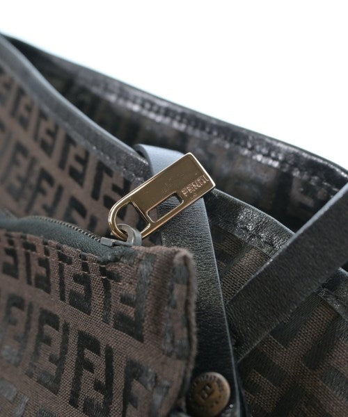 FENDI กระเป๋าถือขนาดใหญ่