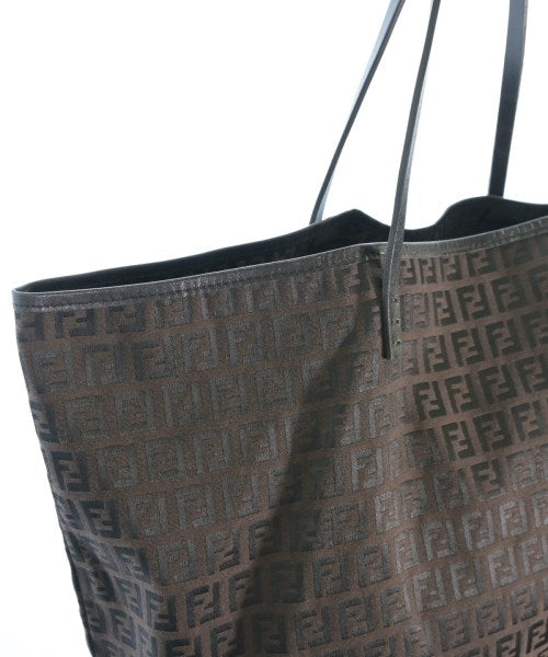 FENDI กระเป๋าถือขนาดใหญ่