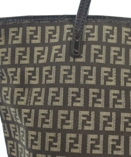 FENDI กระเป๋าถือขนาดใหญ่