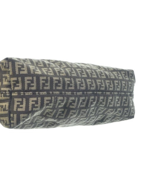 FENDI กระเป๋าถือขนาดใหญ่