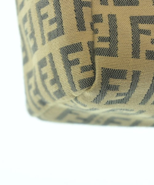 FENDI กระเป๋าถือ