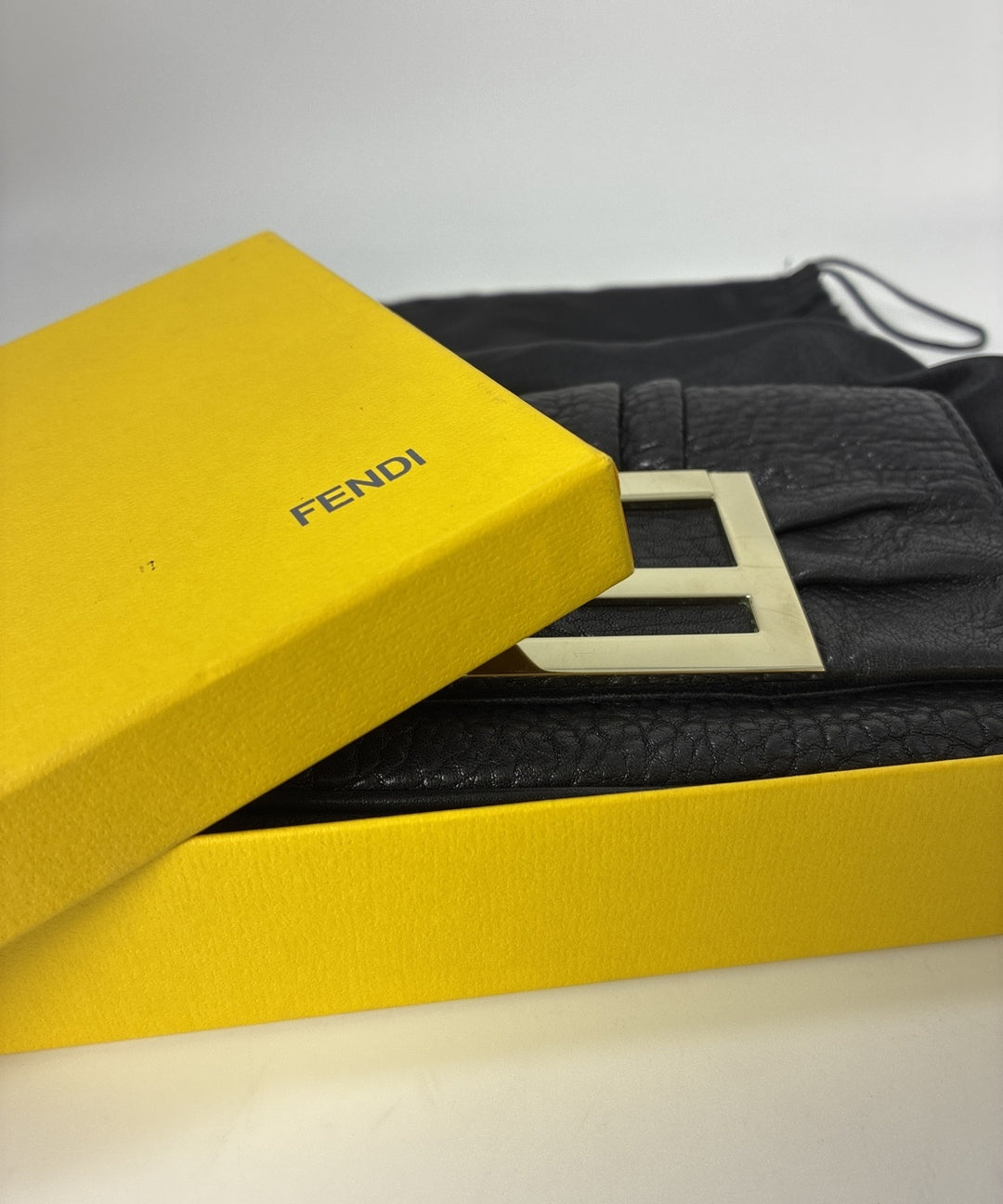 FENDI กระเป๋าสะพาย