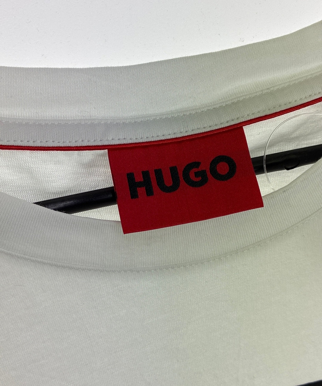 HUGO BOSS เสื้อยืด/เสื้อท็อปส์