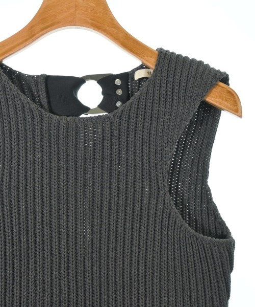 CELINE เสื้อแขนกุด