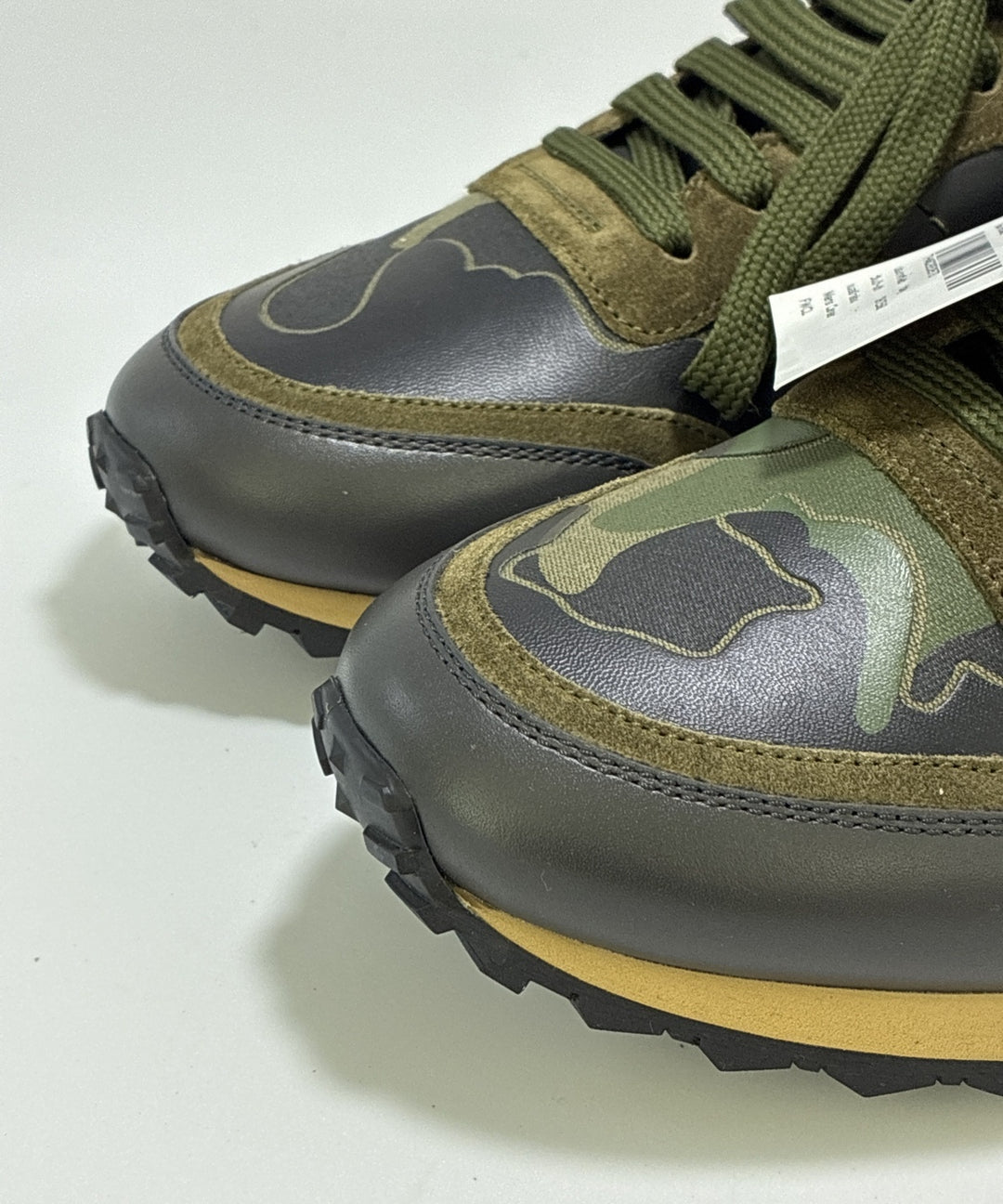 VALENTINO รองเท้าผ้าใบ