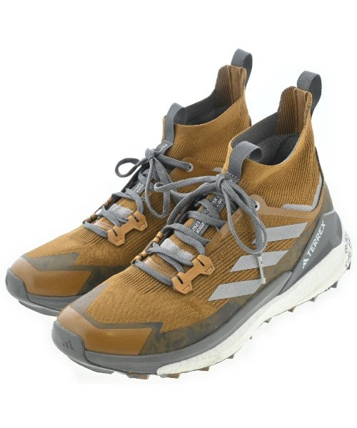 and wander รองเท้าผ้าใบ