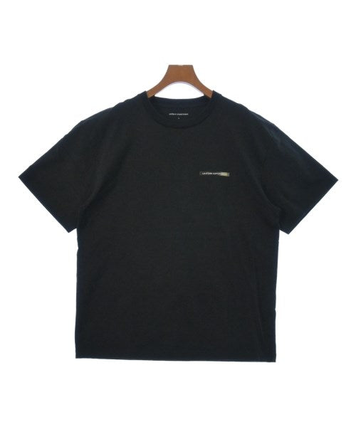 uniform experiment เสื้อยืด/เสื้อท็อปส์