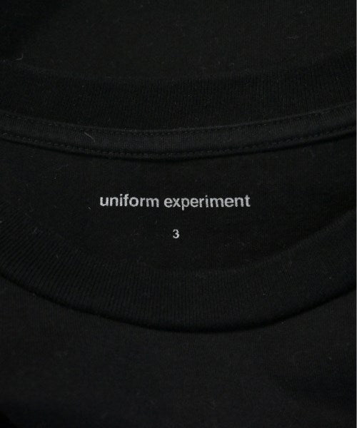 uniform experiment เสื้อยืด/เสื้อท็อปส์