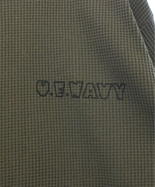 uniform experiment เสื้อยืด/เสื้อท็อปส์
