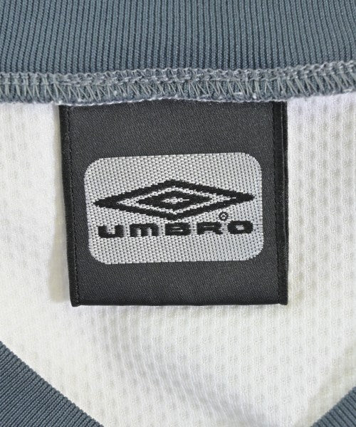 UMBRO เสื้อยืด/เสื้อท็อปส์