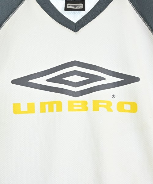 UMBRO เสื้อยืด/เสื้อท็อปส์
