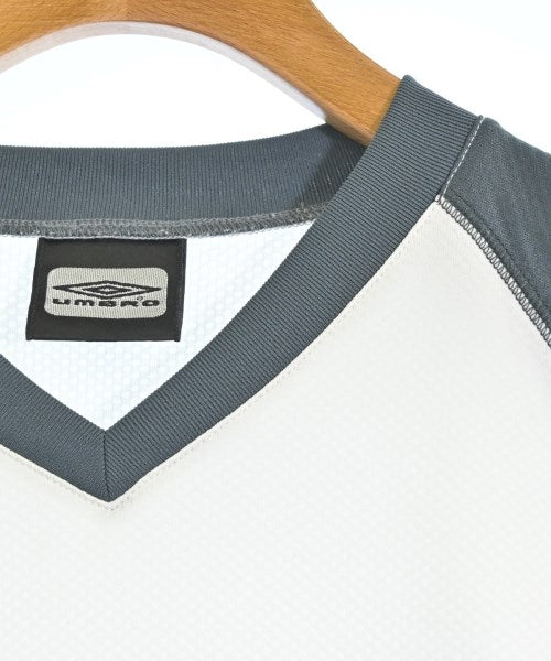 UMBRO เสื้อยืด/เสื้อท็อปส์