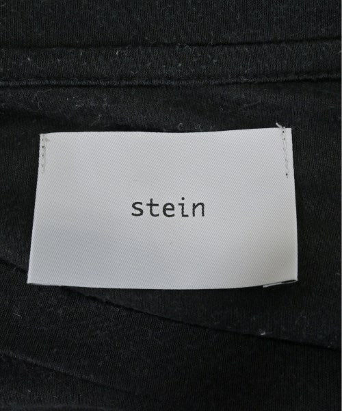 stein เสื้อยืด/เสื้อท็อปส์