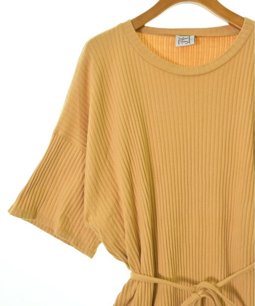 Baserange เสื้อยืด/เสื้อท็อปส์