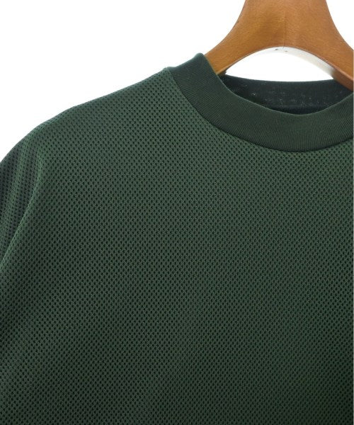 is-ness เสื้อยืด/เสื้อท็อปส์