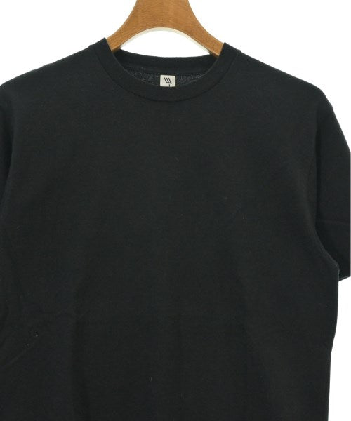 LE เสื้อยืด/เสื้อท็อปส์