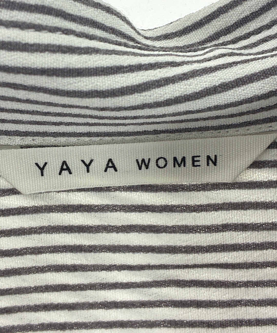 YAYA เสื้อเชิ้ต