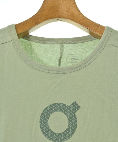 On เสื้อยืด/เสื้อท็อปส์