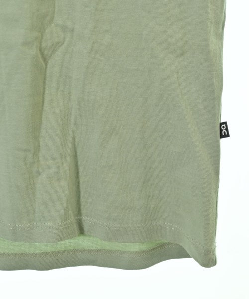 On เสื้อยืด/เสื้อท็อปส์