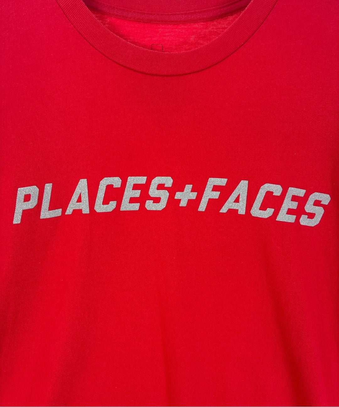 PLACES+FACES เสื้อยืด/เสื้อท็อปส์