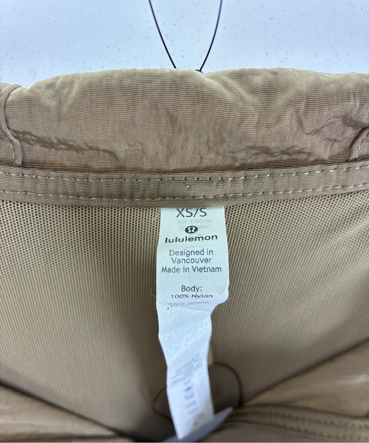 lululemon เสื้อพาร์กาภูเขา