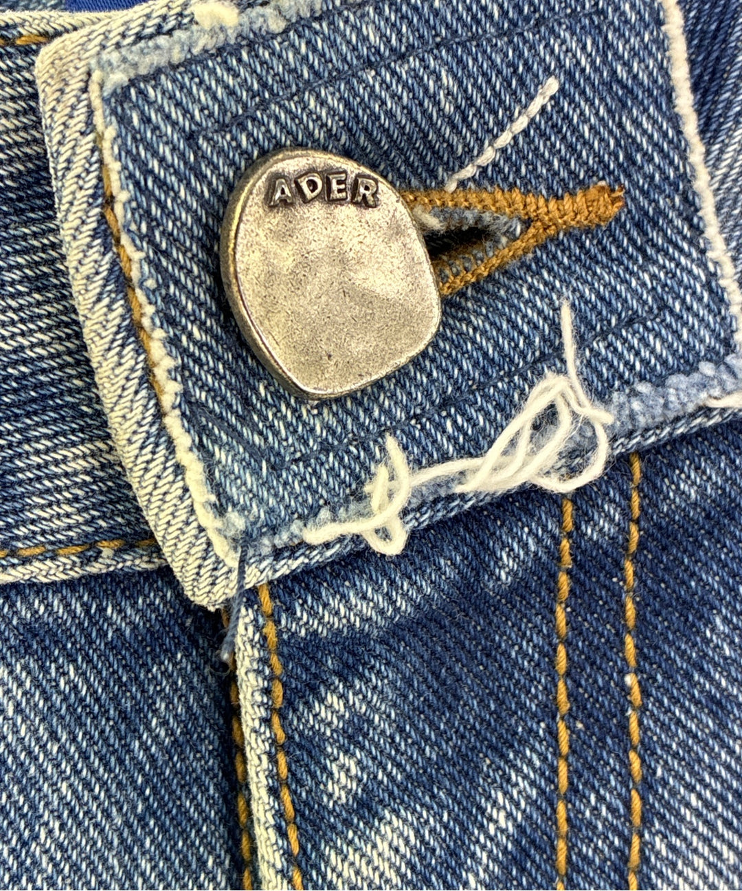 ADER error ยีนส์