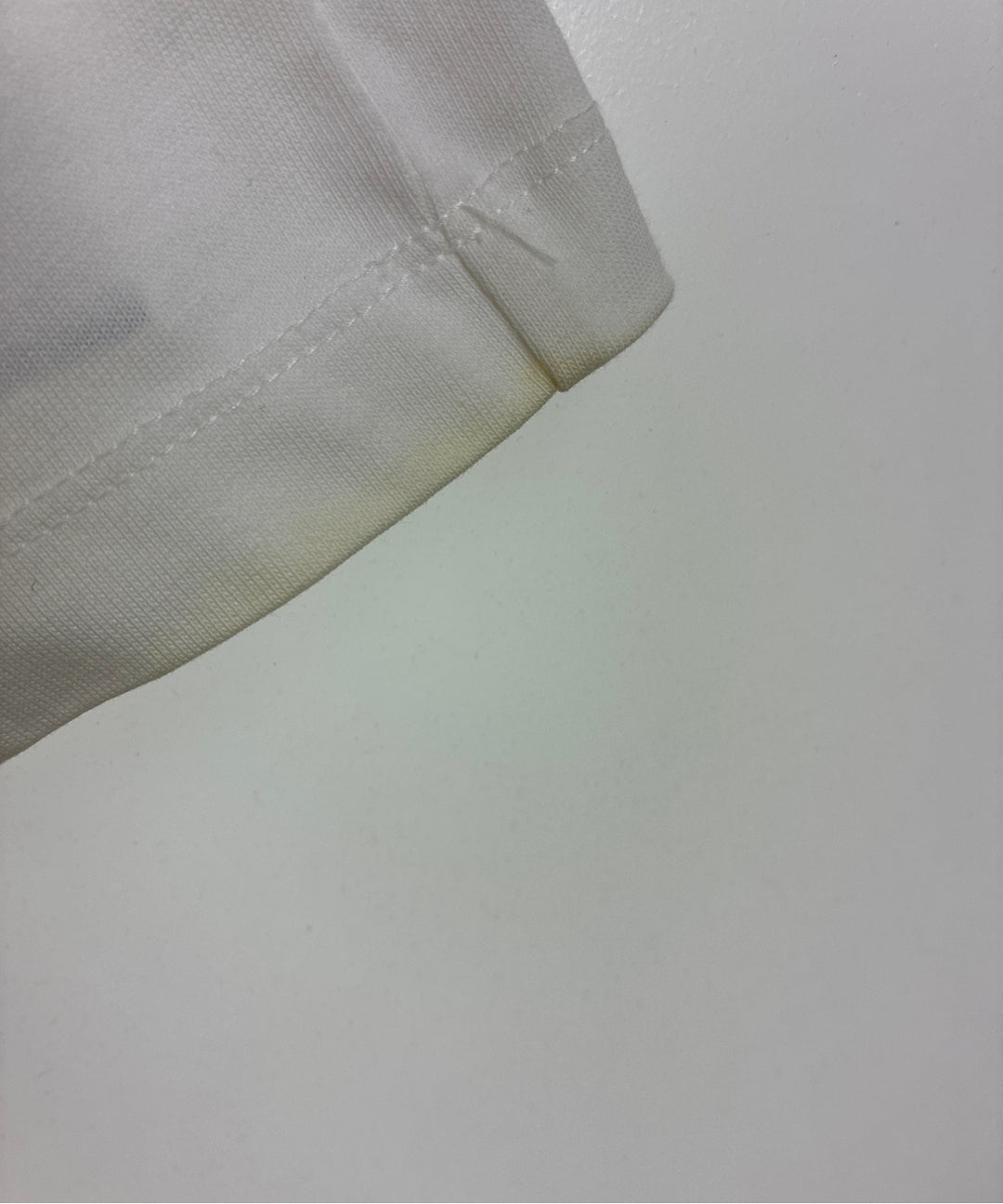 ADER error เสื้อยืด/เสื้อท็อปส์
