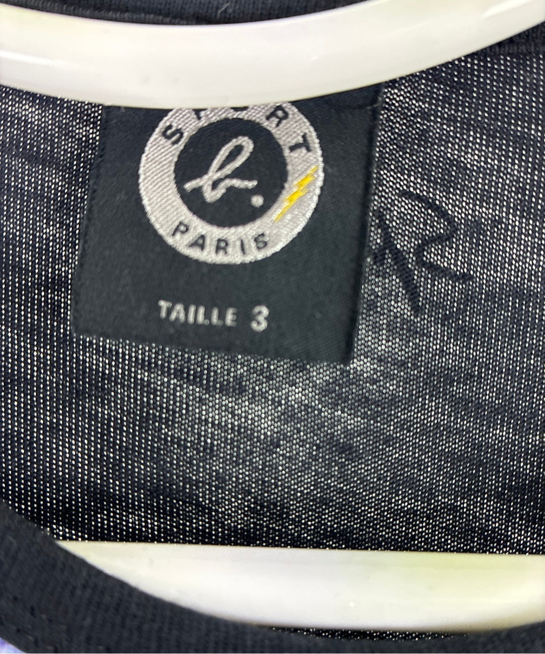 Sport b. เสื้อยืด/เสื้อท็อปส์