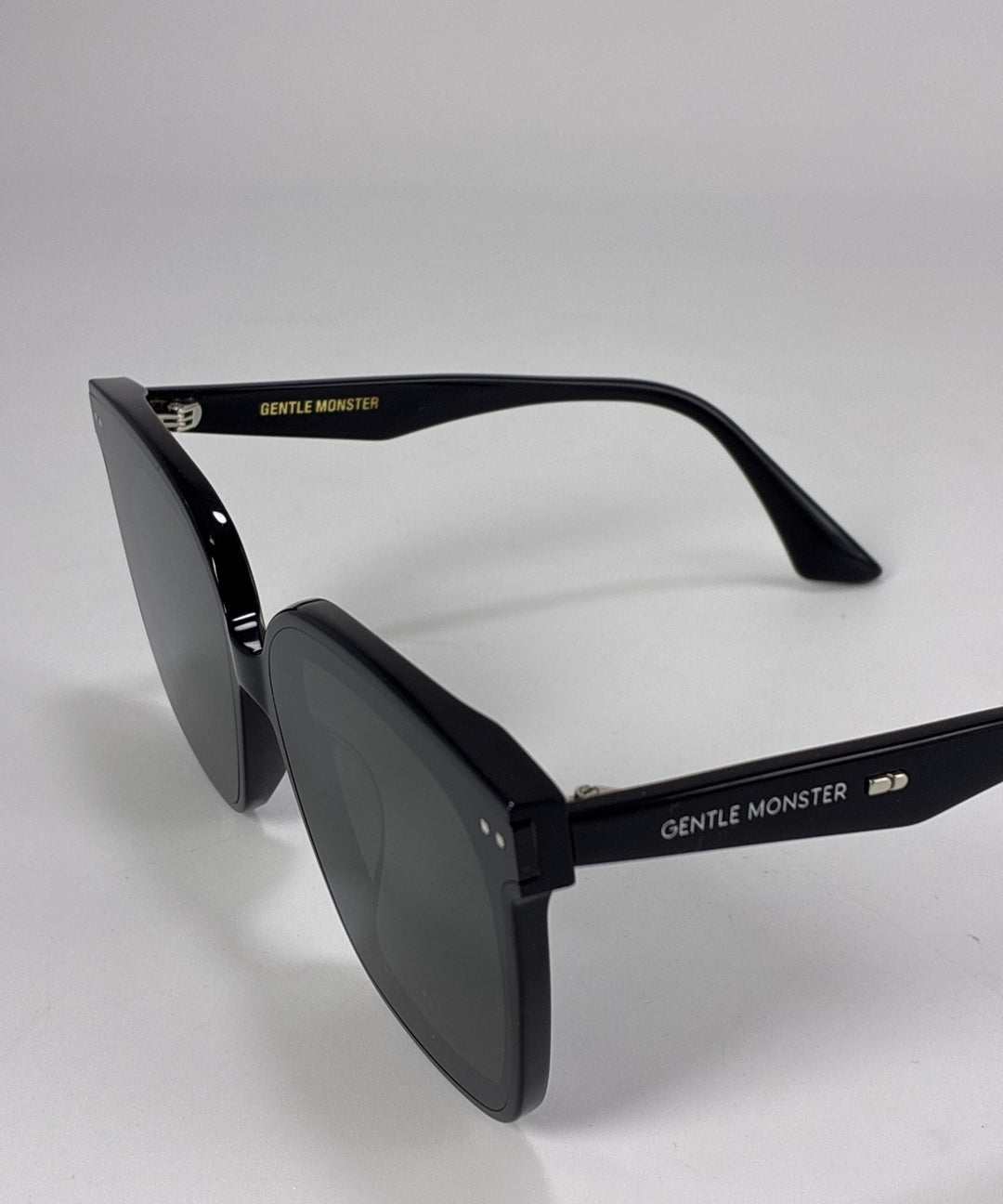 Gentle Monster แว่นกันแดด