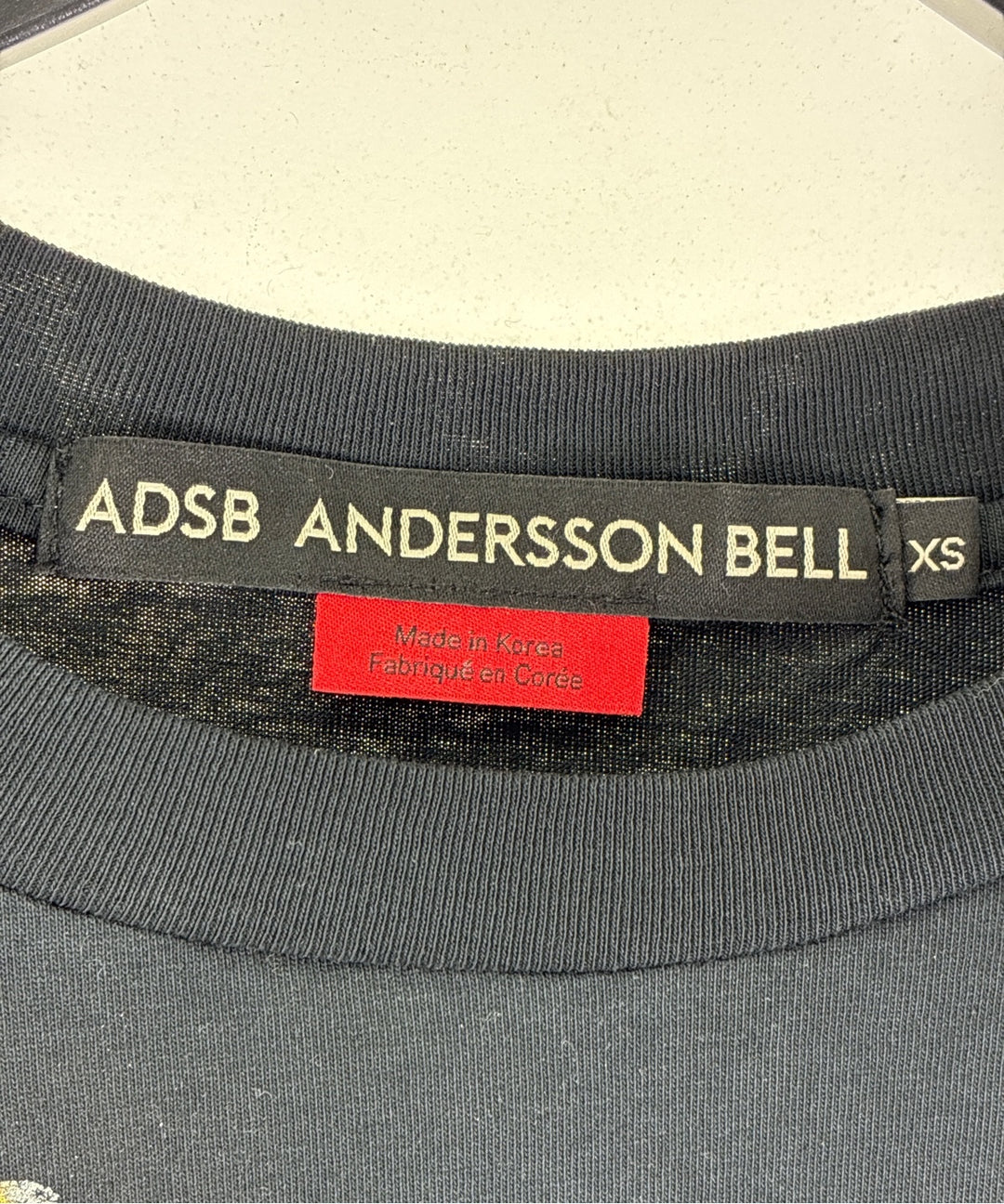 ANDERSSON BELL เสื้อยืด/เสื้อท็อปส์