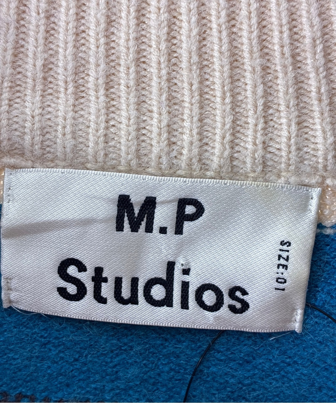 M.P Studios เสื้อกันหนาว
