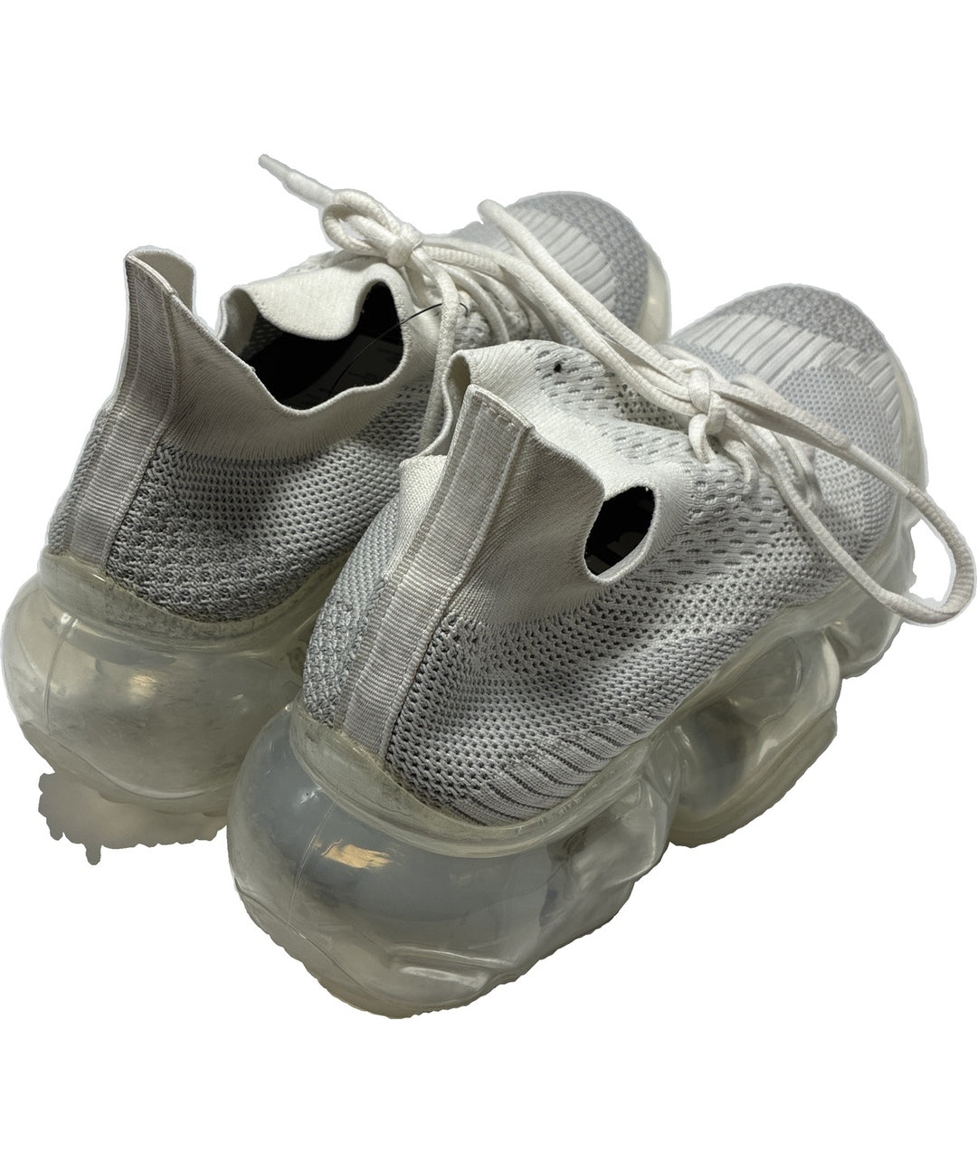 grounds รองเท้าผ้าใบ