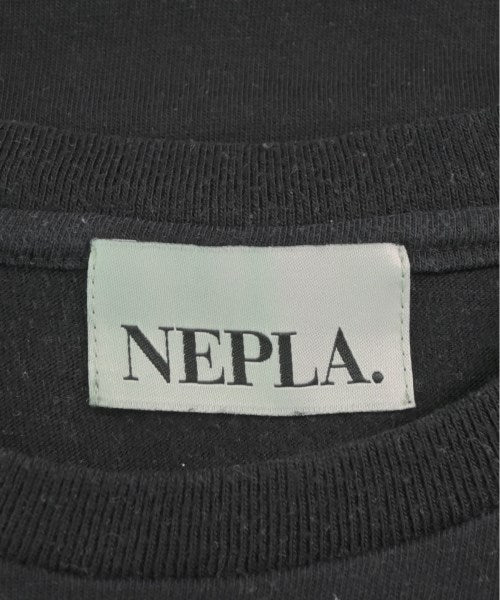 NEPLA. เสื้อยืด/เสื้อท็อปส์