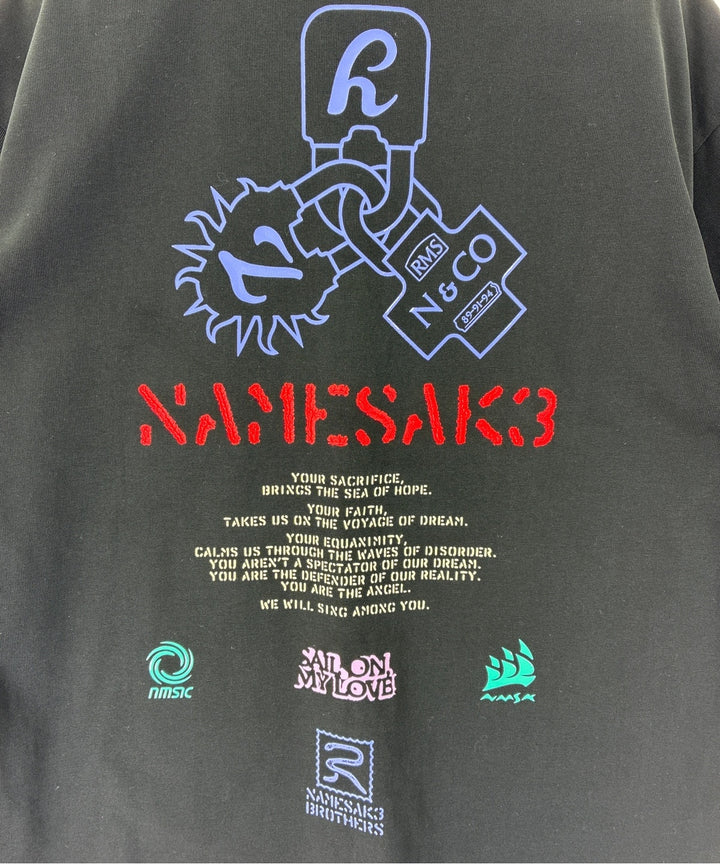 NAMESAKE เสื้อยืด/เสื้อท็อปส์
