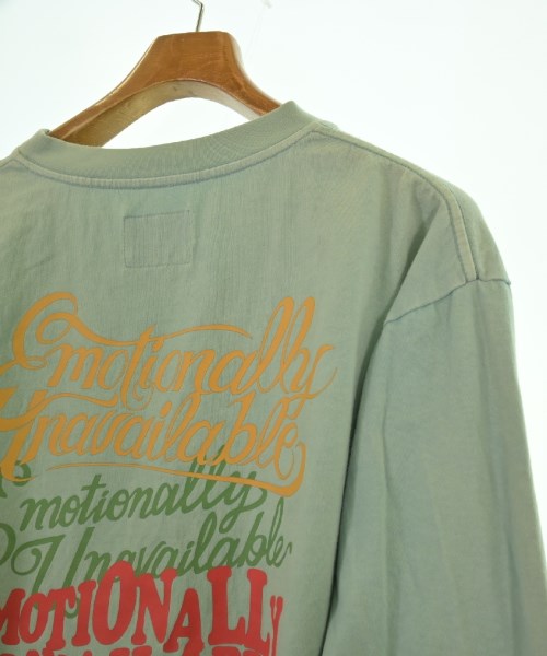 EMOTIONALLY UNAVAILABLE เสื้อยืด/เสื้อท็อปส์