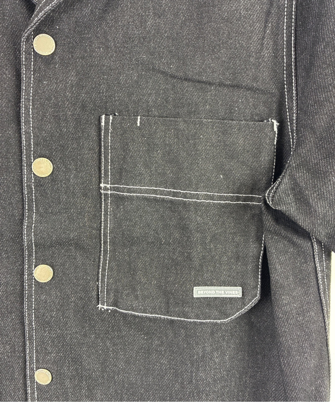 Beyond The Vines เสื้อเชิ้ต