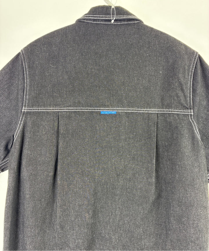 Beyond The Vines เสื้อเชิ้ต