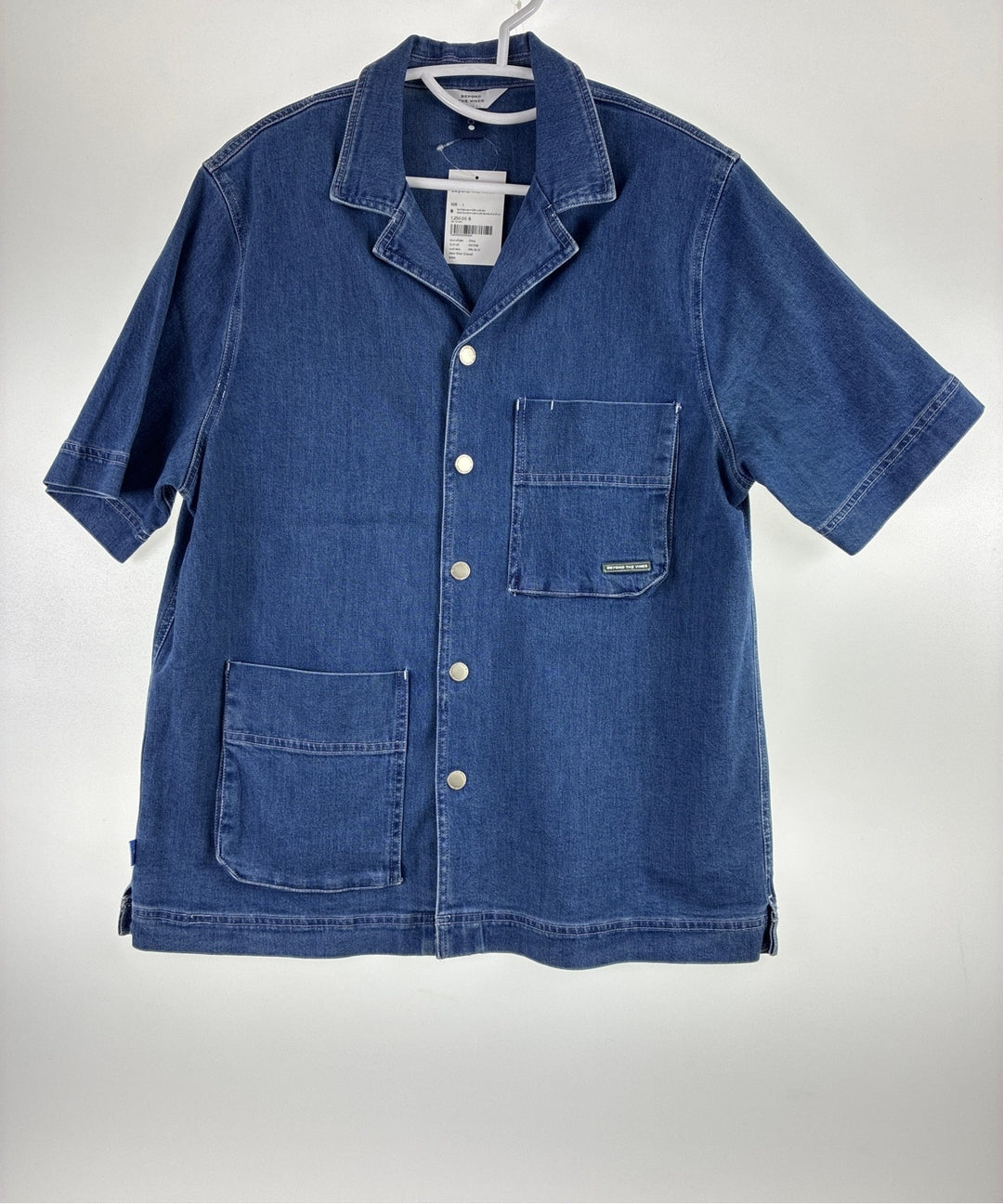 Beyond The Vines เสื้อเชิ้ต