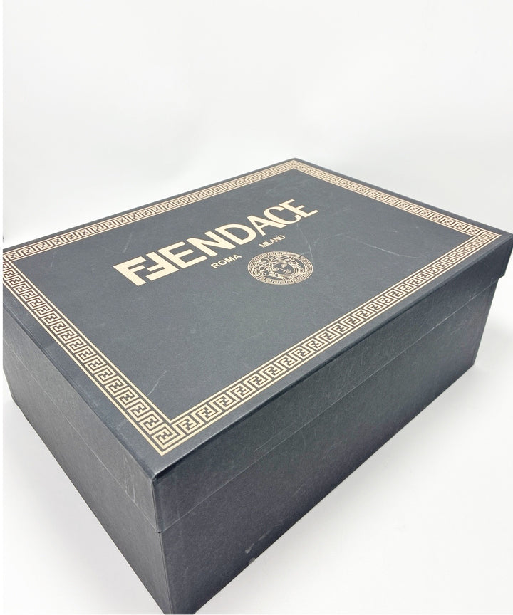 FENDACE รองเท้าผ้าใบ