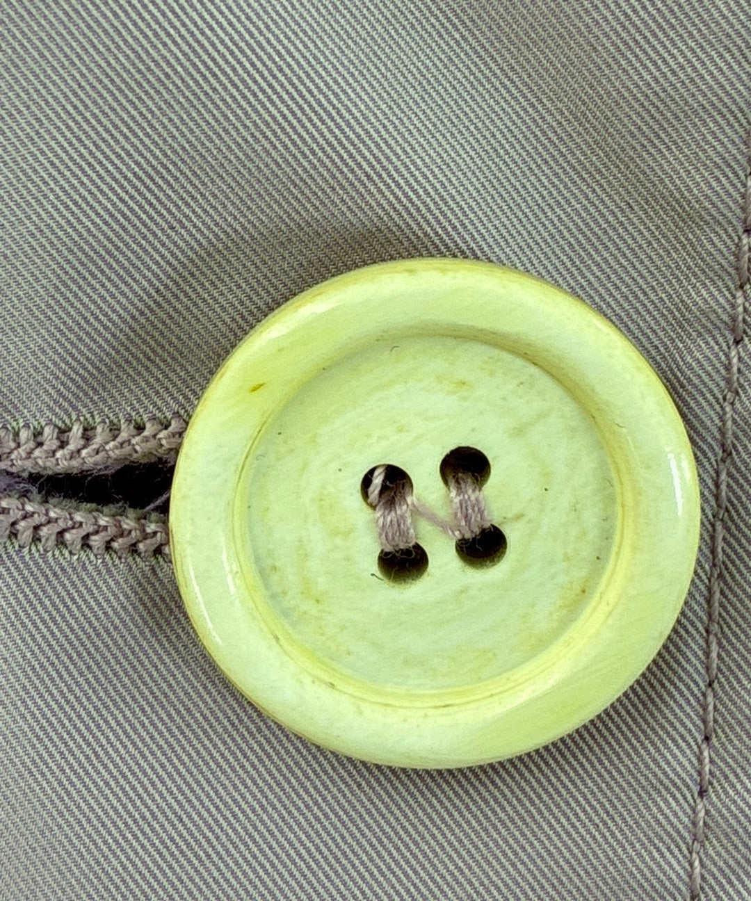 PRADA เสื้อกันฝน